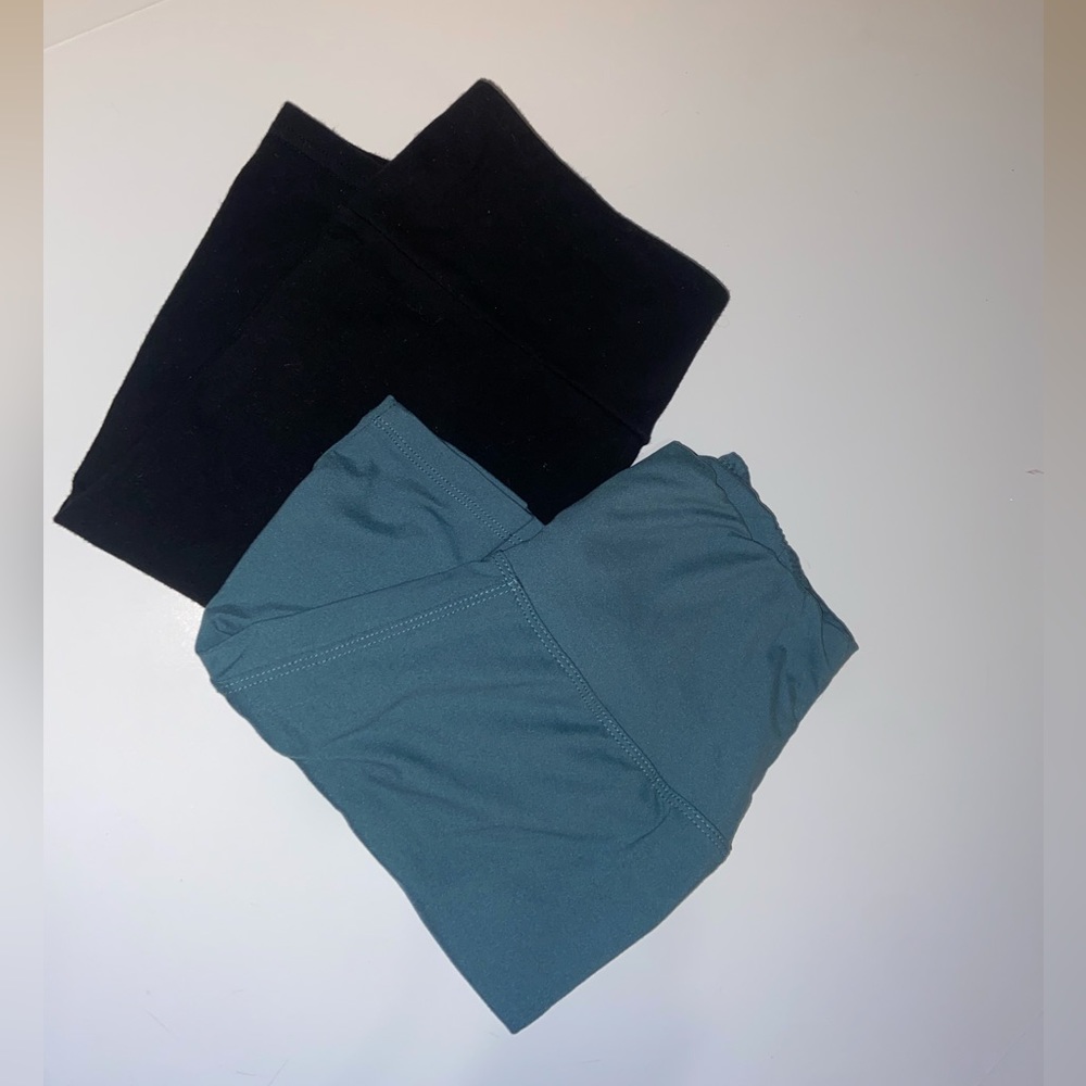 Biker shorts pack of two. Color: Teal and black Size:Medium